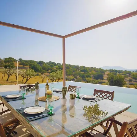 4 Bedroom Stunning In Holiday home Moscari