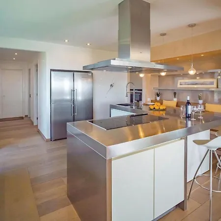 4 Bedroom Stunning In