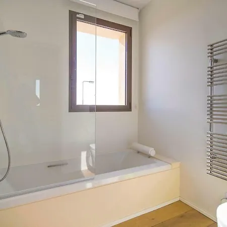 4 Bedroom Stunning In Moscari